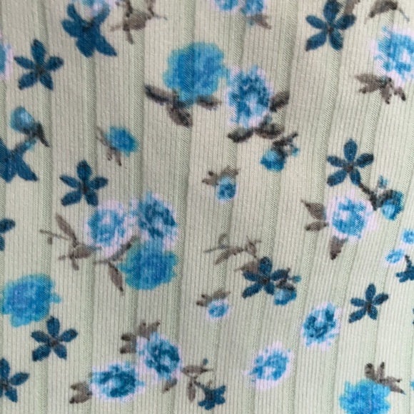 3/$12 Rue21 floral ribbed bodysuit with stretch L jr - Picture 17 of 17